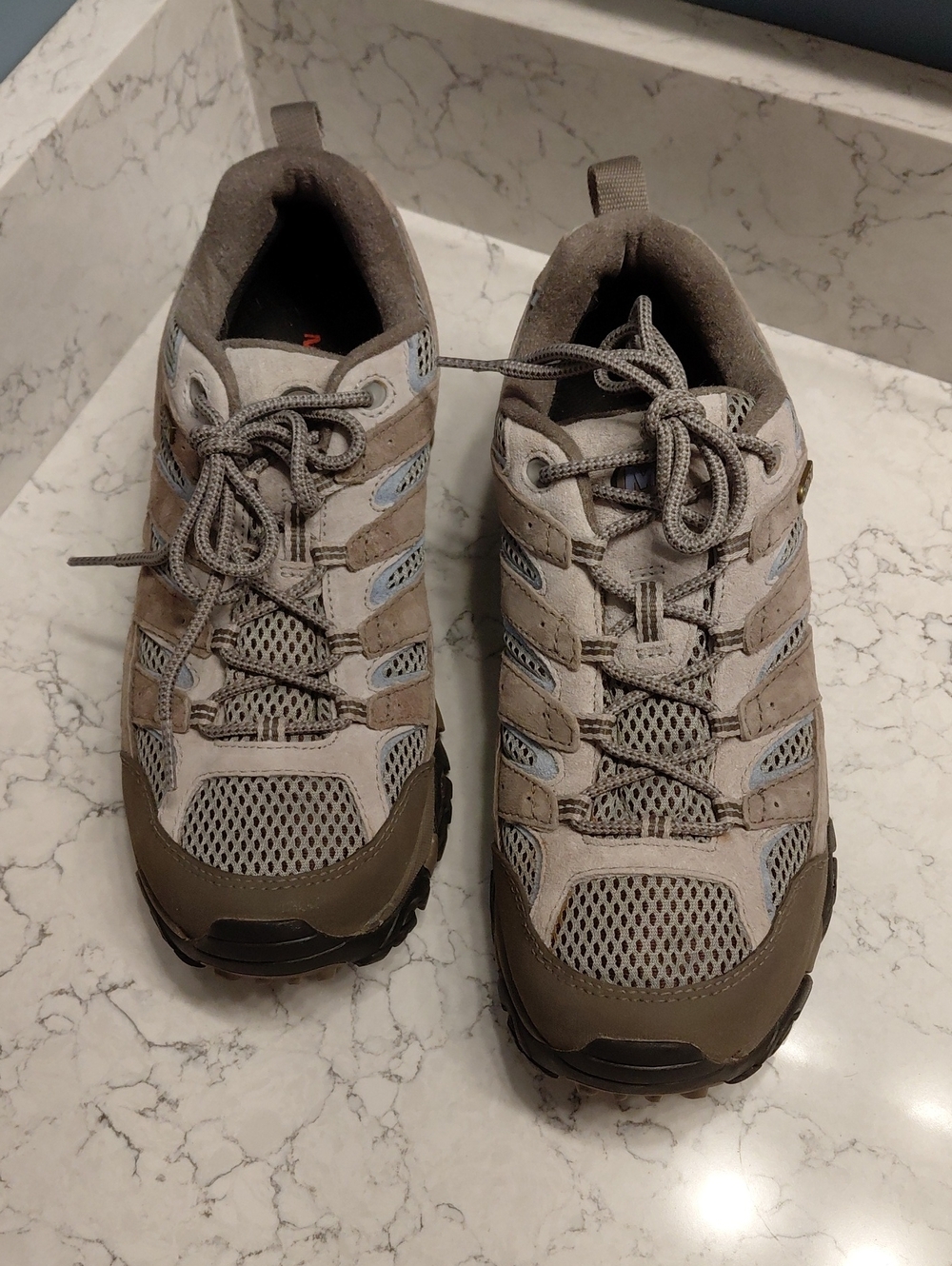 Womens Merrell Like NEW Condition 9.5 Moab 2 Vent Hiking Shoes SMOKE